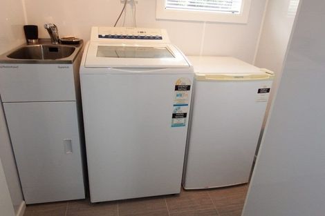 Photo of property in 77 Collingwood Street, Eltham, 4322