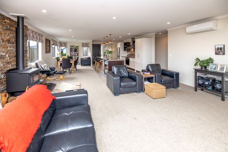 Photo of property in 6 Pemberton Drive, Amberley, 7410