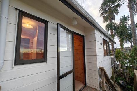 Photo of property in 2/8 Camilla Grove, Totara Vale, Auckland, 0629