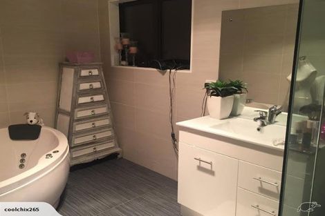 Photo of property in 29 Midhurst Avenue, Henderson, Auckland, 0612