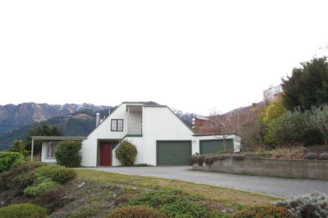 Photo of property in 10 Wakatipu Heights, Queenstown, 9300