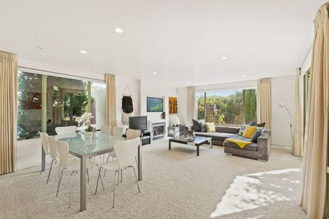 Photo of property in 2/47 Rangitoto Terrace, Milford, Auckland, 0620