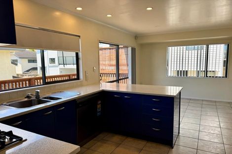 Photo of property in 24a Reeves Road, Pakuranga, Auckland, 2010