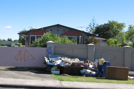 Photo of property in 93 Cobham Crescent, Kelston, Auckland, 0602