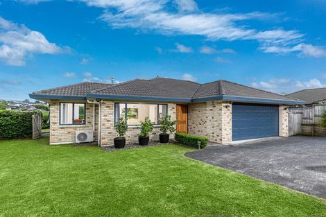 Photo of property in 8 Chadlington Avenue, Henderson, Auckland, 0612
