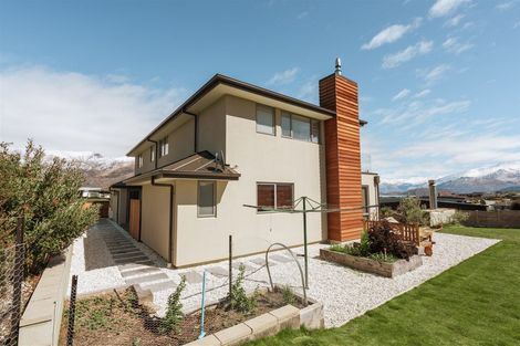 Photo of property in 9 Diamond Lane, Wanaka, 9305