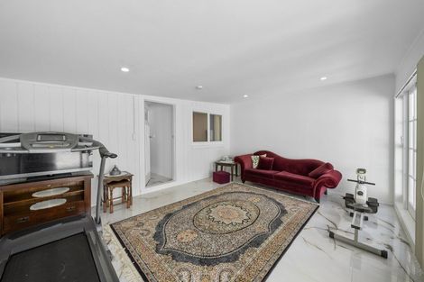 Photo of property in 21 Miller Road, Mangere Bridge, Auckland, 2022