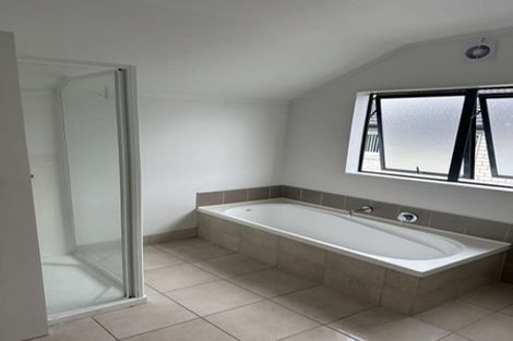 Photo of property in 1/127 Bucklands Beach Road, Bucklands Beach, Auckland, 2012