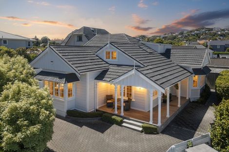 Photo of property in 15 Lucknow Terrace, Khandallah, Wellington, 6035