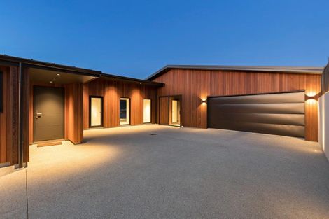 Photo of property in 6 Red Deer Rise, Kelvin Heights, Queenstown, 9300