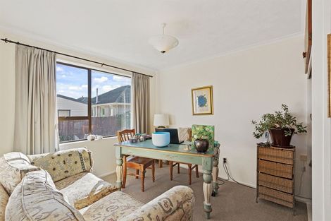 Photo of property in 2/135 Sawyers Arms Road, Northcote, Christchurch, 8052