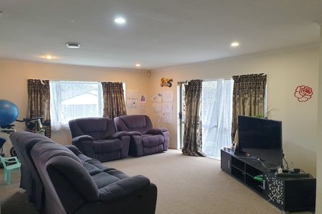 Photo of property in 3 Parkridge Way, Henderson, Auckland, 0612