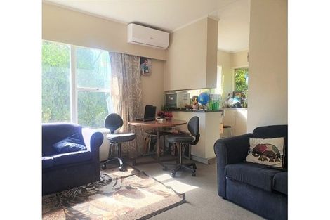 Photo of property in 2/16 Kapiti Place, Sunnynook, Auckland, 0620