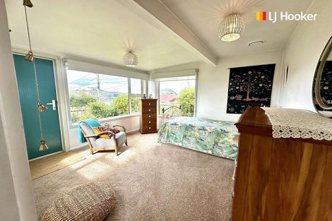 Photo of property in 1 Kowhai Street, Ravensbourne, Dunedin, 9022