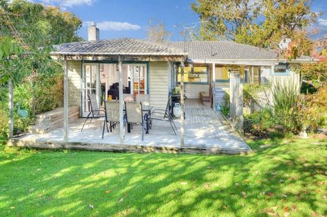 Photo of property in 8 Normanton Street, Glenfield, Auckland, 0629