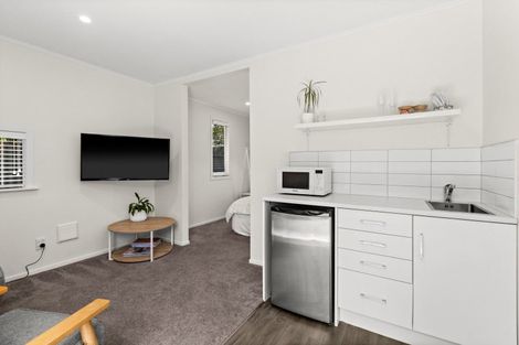 Photo of property in 23a Te Aute Road, Havelock North, 4130