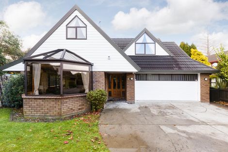 Photo of property in 4 Dresdan Court, Hokowhitu, Palmerston North, 4410