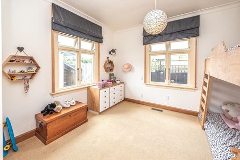 Photo of property in 6 Taranaki Street, Saint Johns Hill, Whanganui, 4501