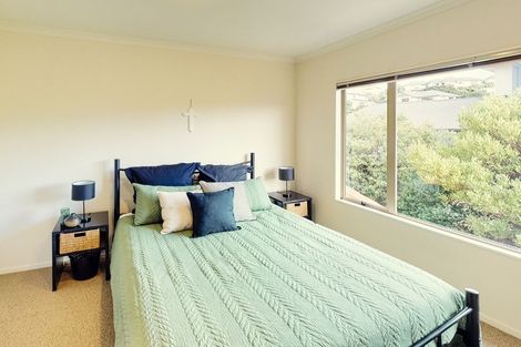 Photo of property in 17 Pendennis Point, Camborne, Porirua, 5026