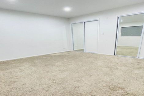 Photo of property in 1/2 Smiths Avenue, Papakura, 2110