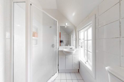 Photo of property in 17 Selwyn Terrace, Thorndon, Wellington, 6011