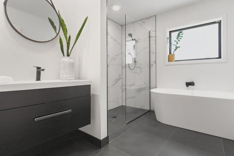 Photo of property in High Street South, Carterton, 5713