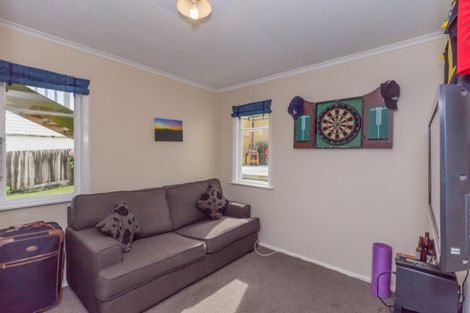 Photo of property in 61 Kawiu Road, Levin, 5510