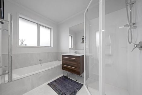 Photo of property in 16 Mark Ball Drive, Pokeno, 2402