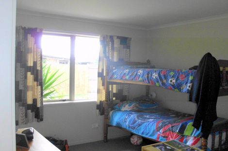 Photo of property in 16 Grabella Place, Papamoa Beach, Papamoa, 3118