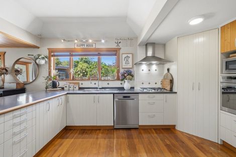 Photo of property in 2 Church Street, Amberley, 7410