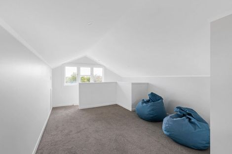 Photo of property in 11 Rosalie Terrace, Kelvin Grove, Palmerston North, 4414