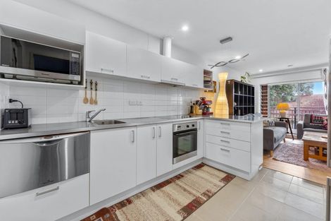 Photo of property in 14a/71 Spencer Road, Oteha, Auckland, 0632