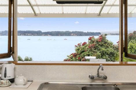 Photo of property in 81 Omokoroa Road, Omokoroa, 3114