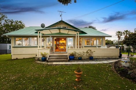 Photo of property in 75 Taunton Terrace, Blockhouse Bay, Auckland, 0600