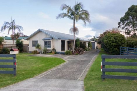 Photo of property in 16 Shoemaker Road, Waipu, 0510
