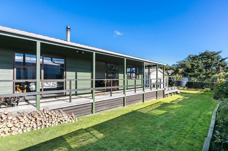 Photo of property in 18 Palmer Place, Taieri Beach, Brighton, 9091
