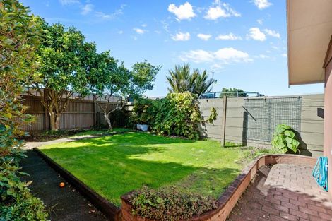 Photo of property in 82 Manu Crescent, Upper Vogeltown, New Plymouth, 4310