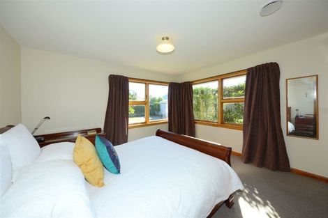 Photo of property in 97 Avonhead Road, Avonhead, Christchurch, 8042