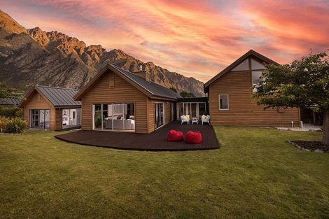 Photo of property in 12 Pendeen Crescent, Jacks Point, Queenstown, 9371