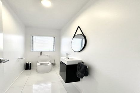 Photo of property in 16 Southworth Place, Grandview Heights, Hamilton, 3200