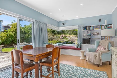 Photo of property in 4 Ranui Terrace, Tawa, Wellington, 5028