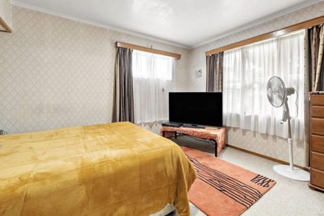 Photo of property in 42 Russell Road, Manurewa, Auckland, 2102