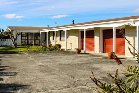 Photo of property in 39 Lowes Place, Solway, Masterton, 5810