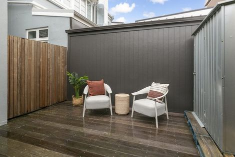Photo of property in 121d The Parade, Island Bay, Wellington, 6023