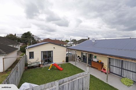 Photo of property in 38a Pine Avenue, Henderson, Auckland, 0612