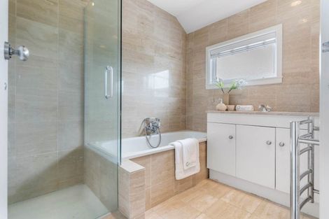 Photo of property in 206 Hurstmere Road, Takapuna, Auckland, 0622