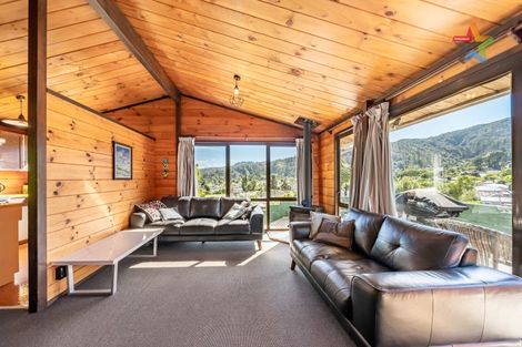 Photo of property in 30 Korau Grove, Stokes Valley, Lower Hutt, 5019