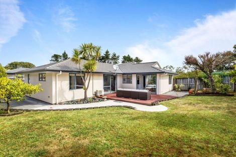 Photo of property in 17 Admirals Court Drive, Greenhithe, Auckland, 0632