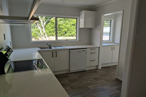 Photo of property in 50 Redlands Grove, Swanson, Auckland, 0612