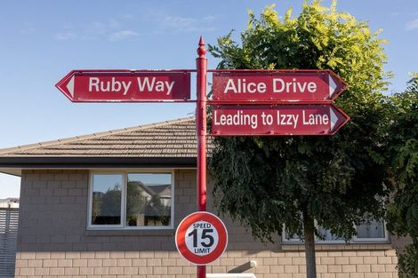 Photo of property in Waterview Estate, 70/4 Greystone Place, Omokoroa, 3114